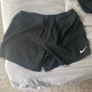 Blake large Nike shorts